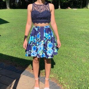 Sequin Hearts 2-Piece Floral Party Dress. Size 1 Junior.